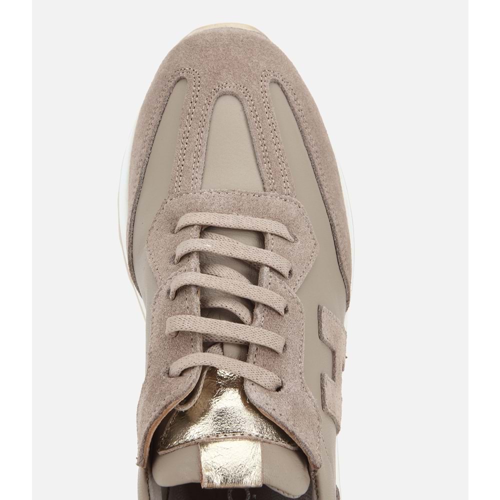 Sneaker