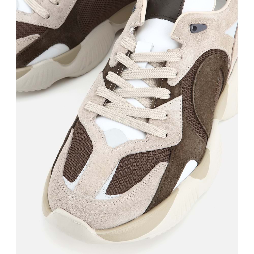 Sneaker