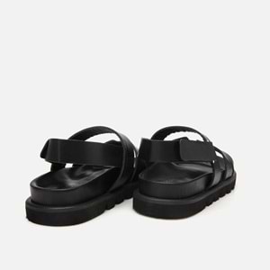 Düz Sandalet